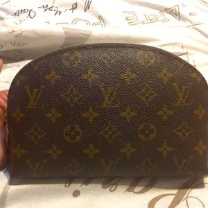 New Louis Vuitton wallet worn 2 times total $200!
